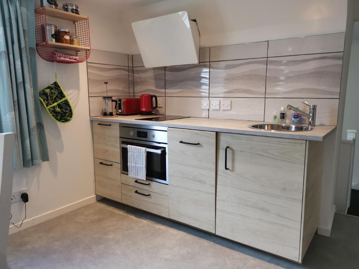 איימאות' Relax In A 1 Bedroom Apartment Near A Country Pub מראה חיצוני תמונה